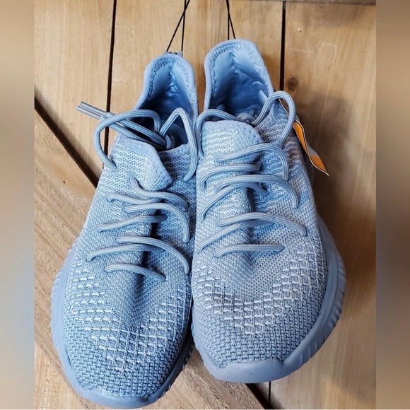 Avia Gray Memory Foam Mixed Knit Trainers, Size 6 1/2! - Picture 2 of 4